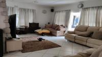 Lounges of property in Ontdekkerspark