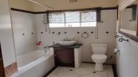 Bathroom 1 of property in Ontdekkerspark
