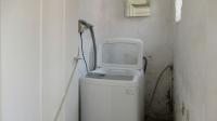Laundry Room  - 2 square meters of property in Ontdekkerspark
