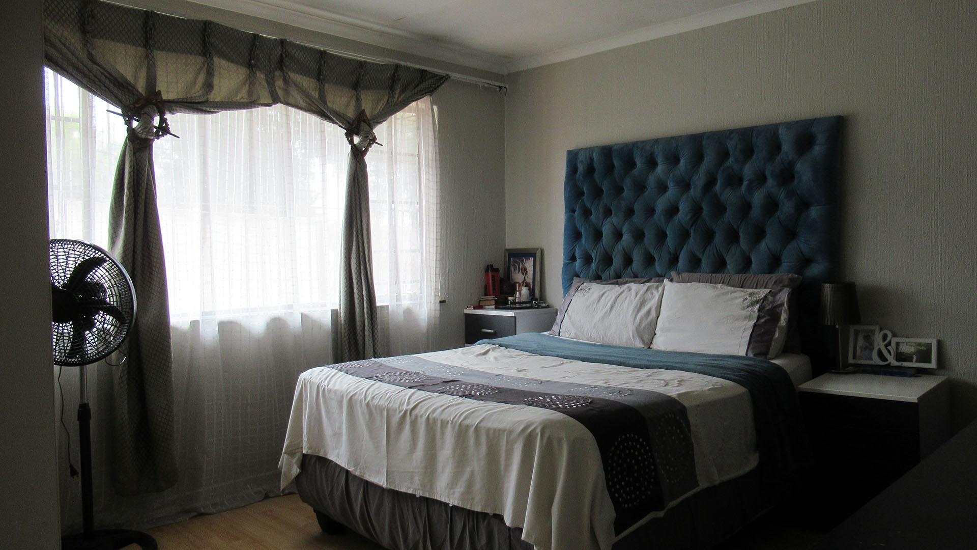Bed Room 1 - 16 square meters of property in Elandspark
