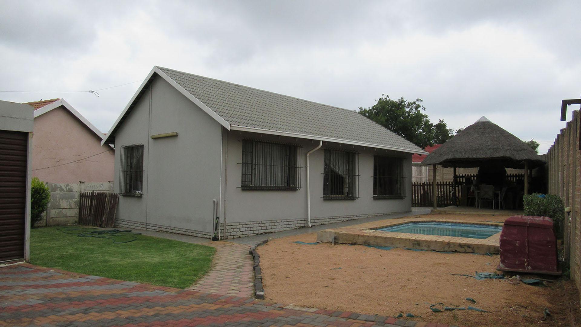 Front View of property in Elandspark