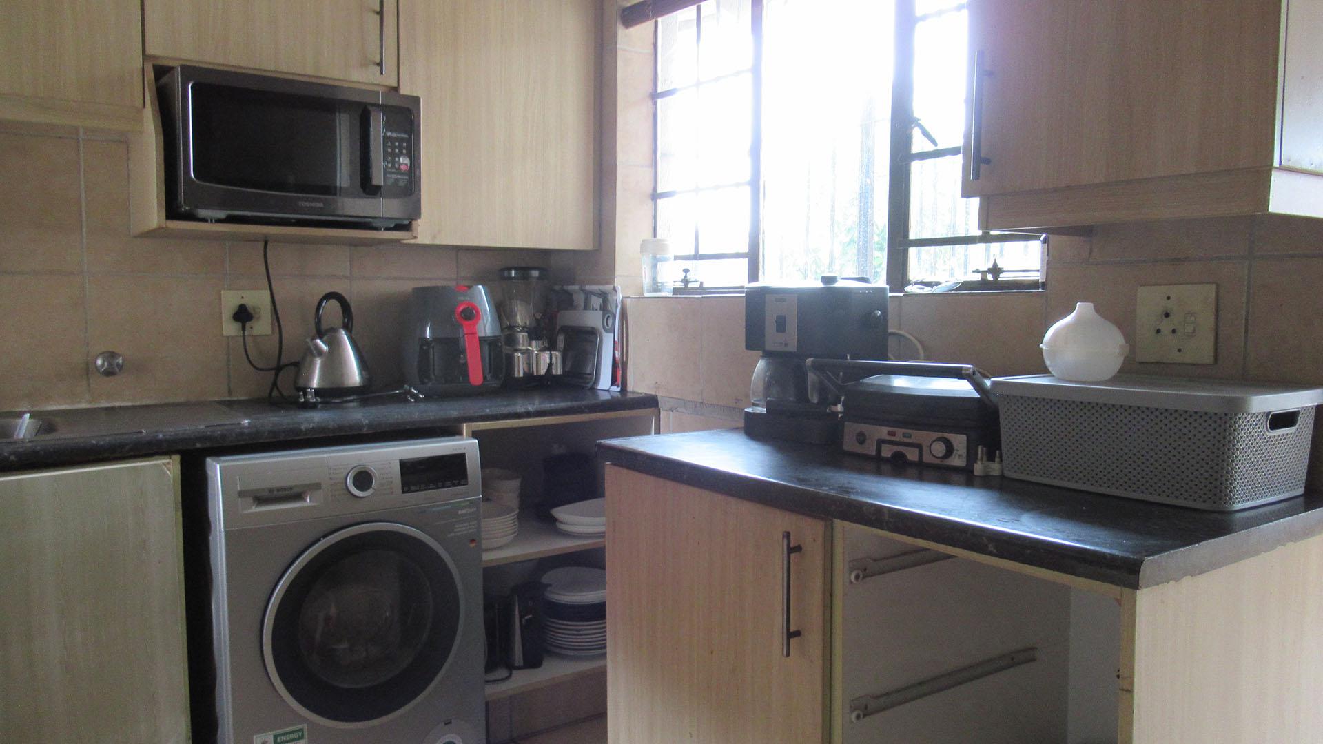 Kitchen - 10 square meters of property in Elandspark