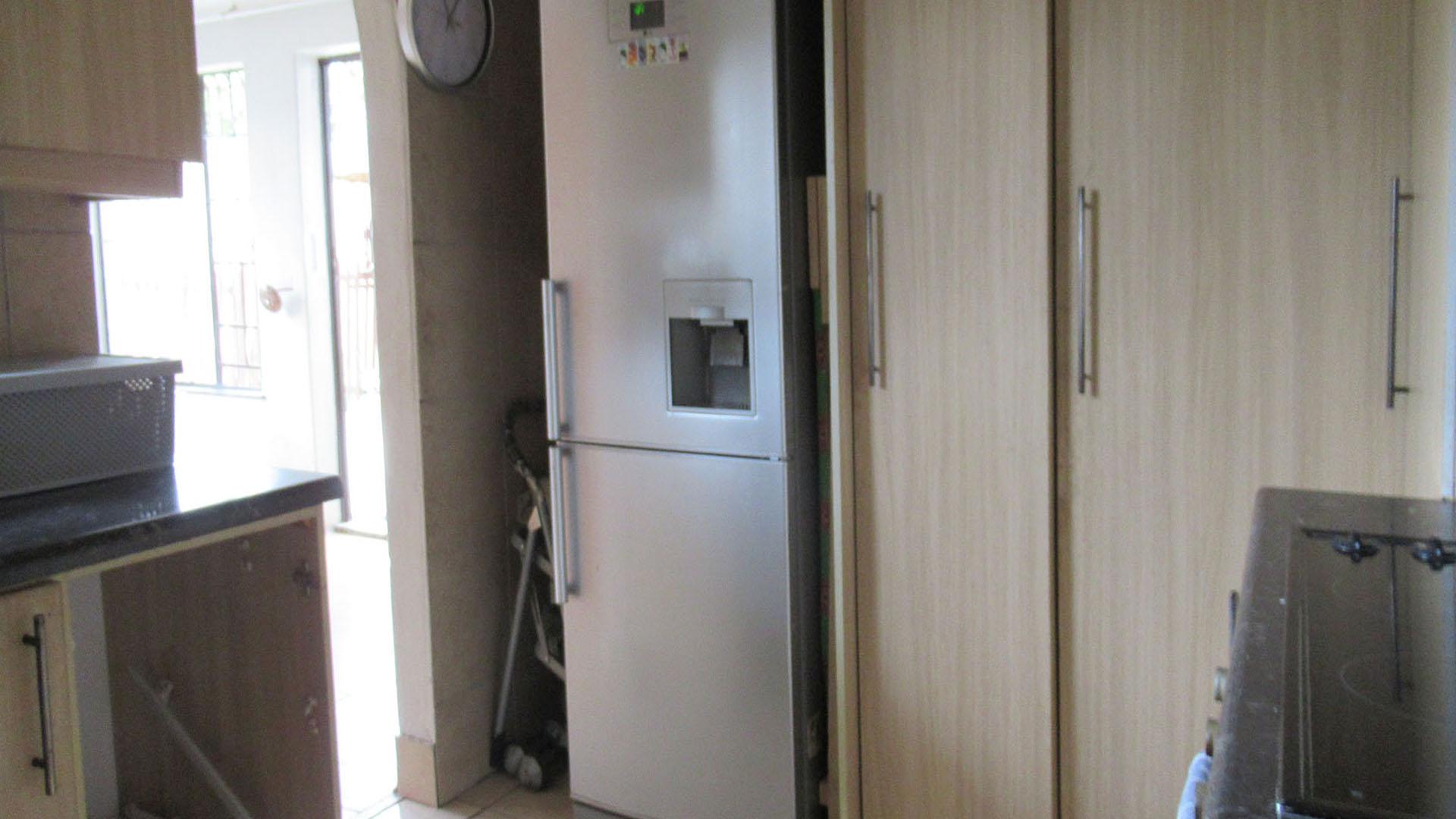 Kitchen - 10 square meters of property in Elandspark