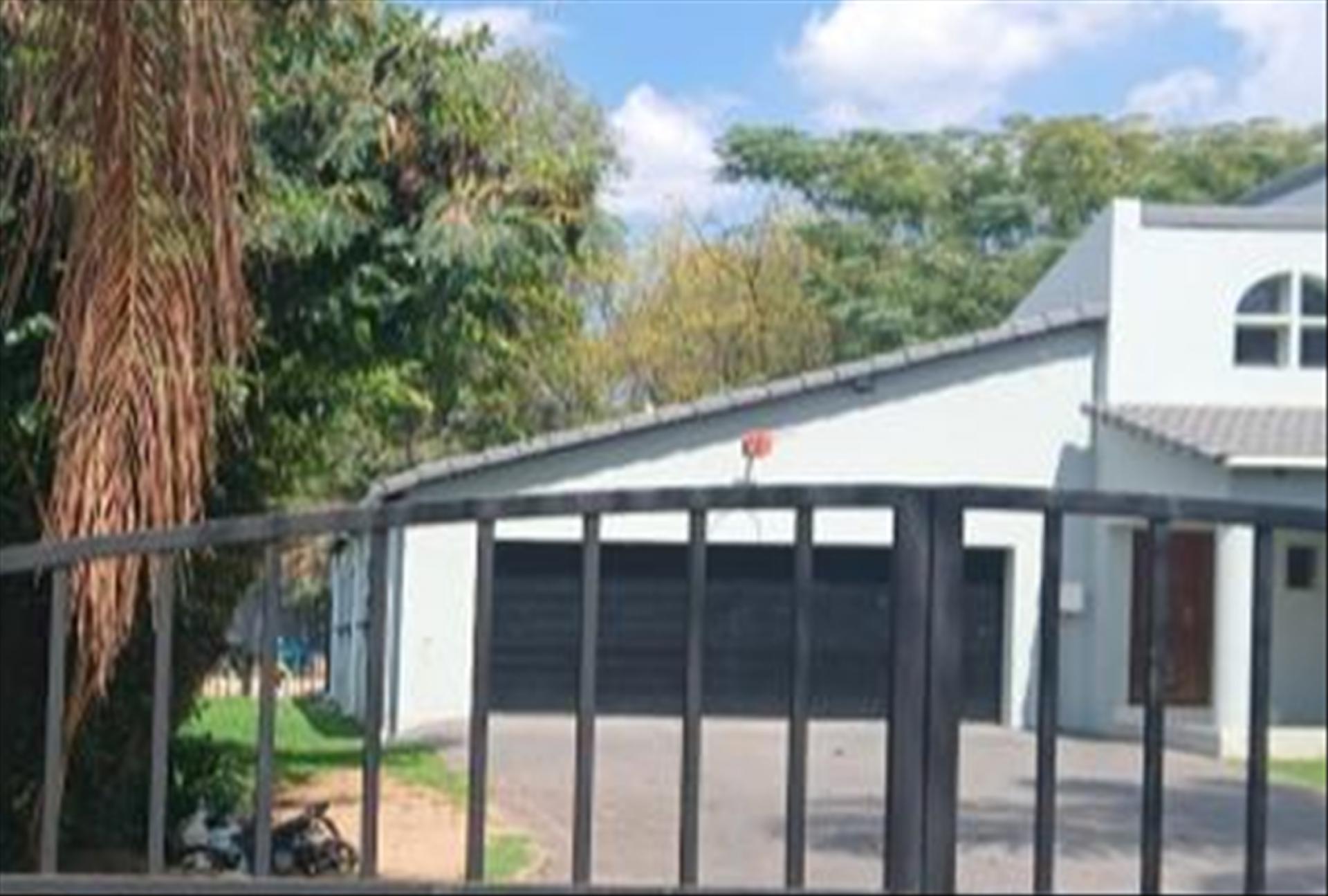 Front View of property in Maroeladal