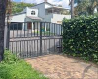 Front View of property in Maroeladal