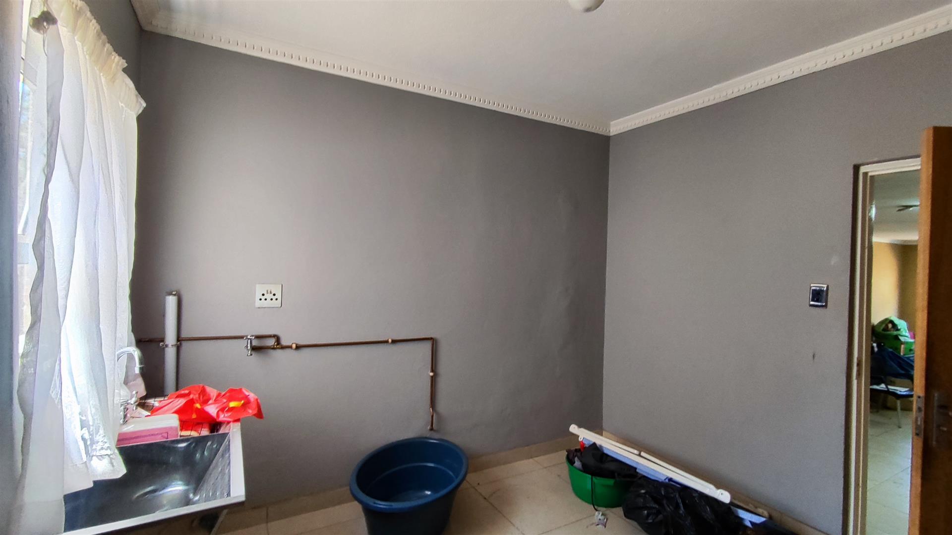 Scullery - 11 square meters of property in Vanderbijlpark