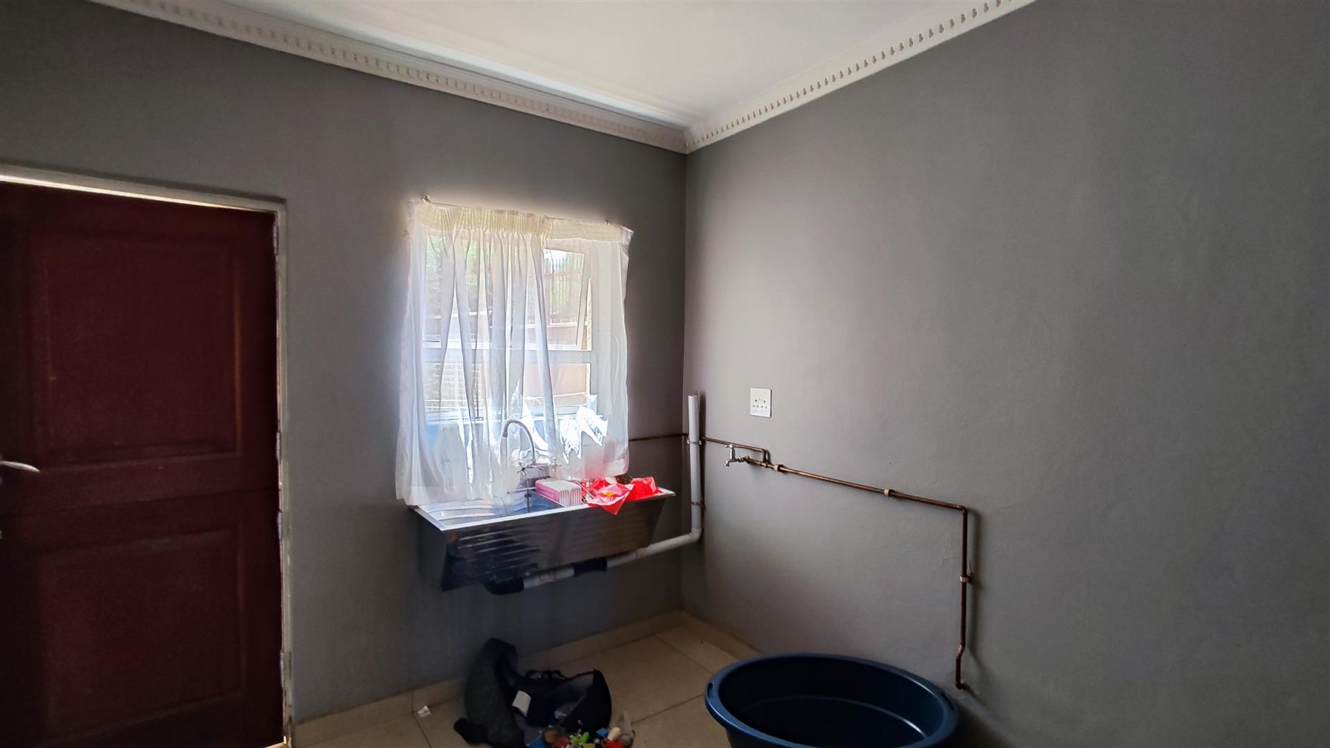Scullery - 11 square meters of property in Vanderbijlpark