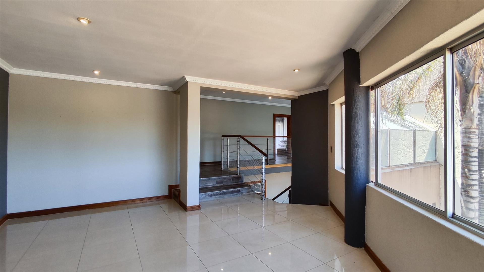 Lounges - 84 square meters of property in Vanderbijlpark