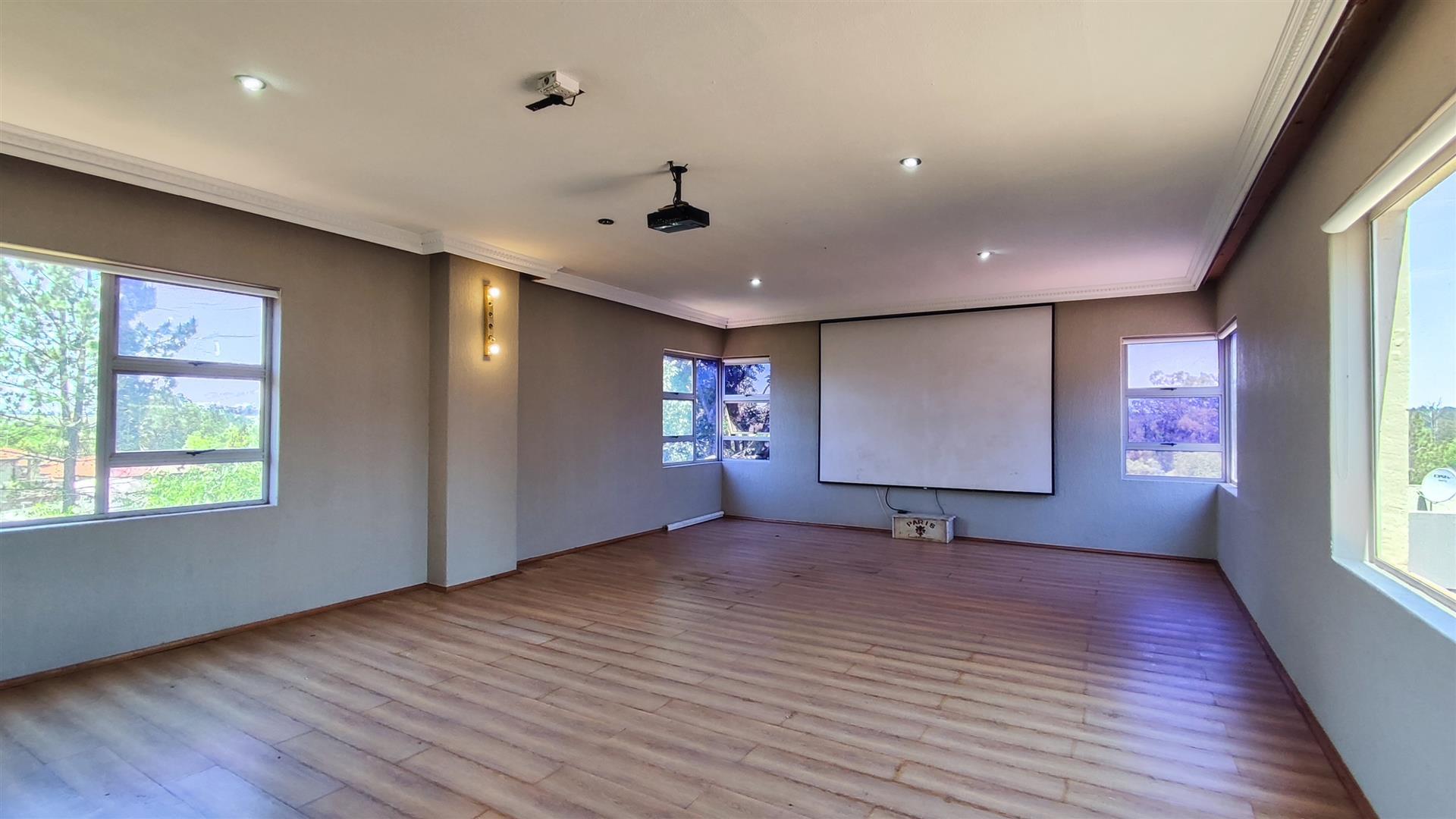 Spaces - 68 square meters of property in Vanderbijlpark