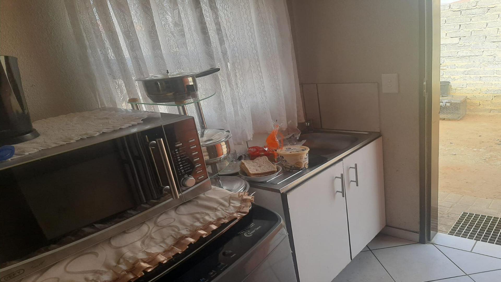 Kitchen of property in Zamdela