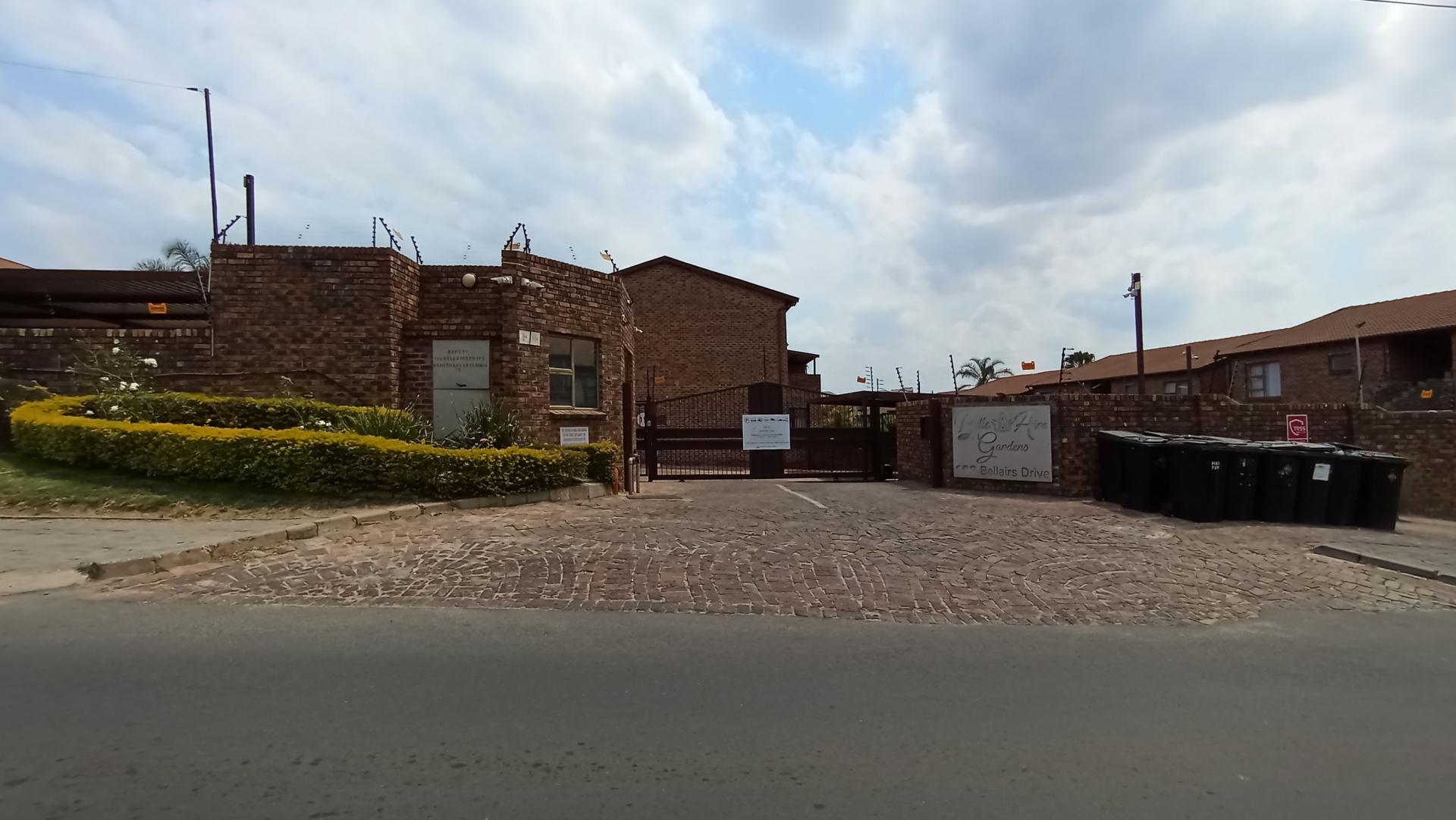 Front View of property in Noordhang