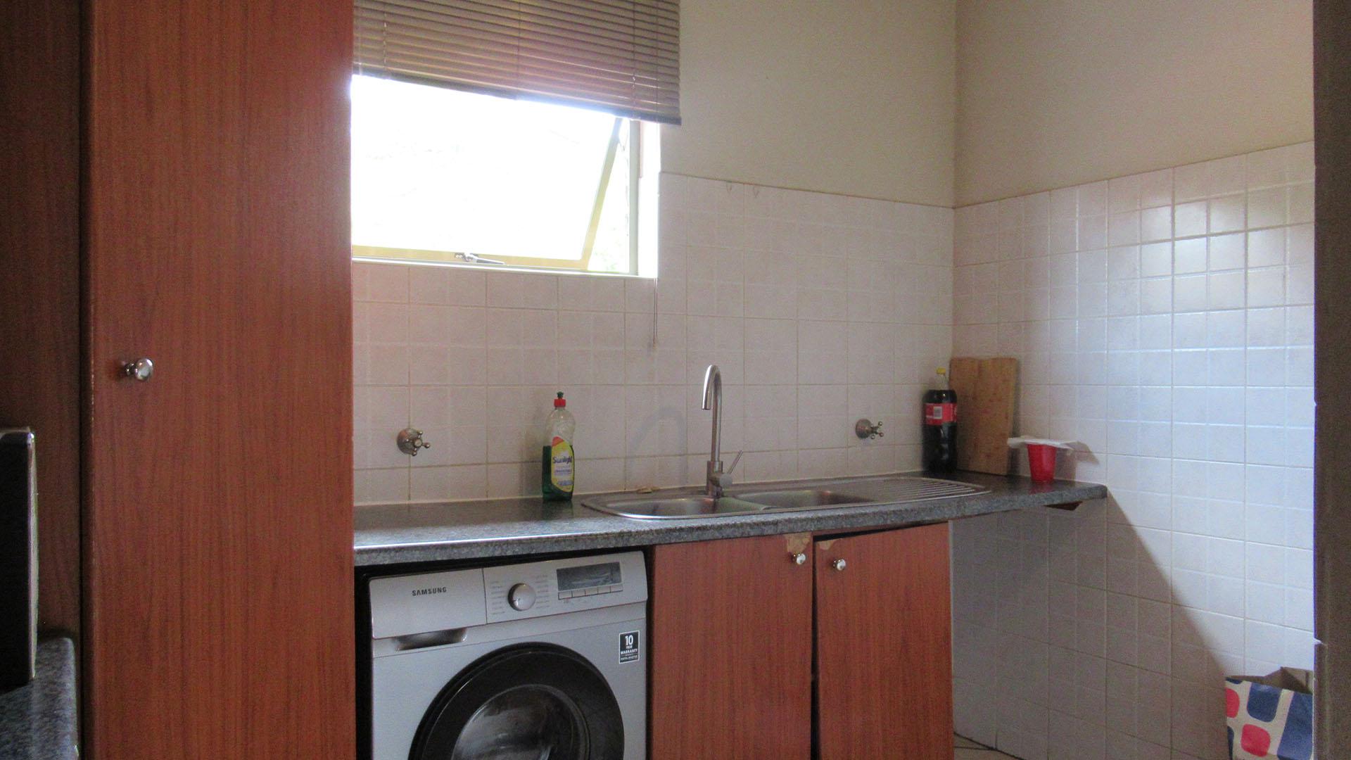 Kitchen - 6 square meters of property in Noordhang
