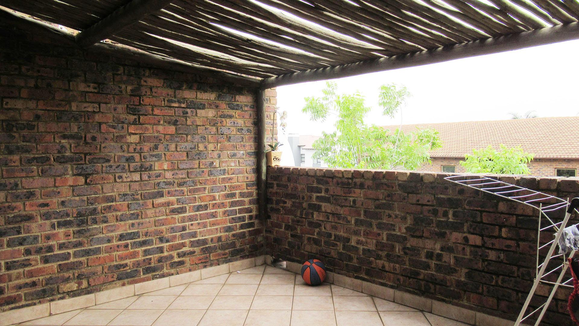 Balcony - 19 square meters of property in Noordhang