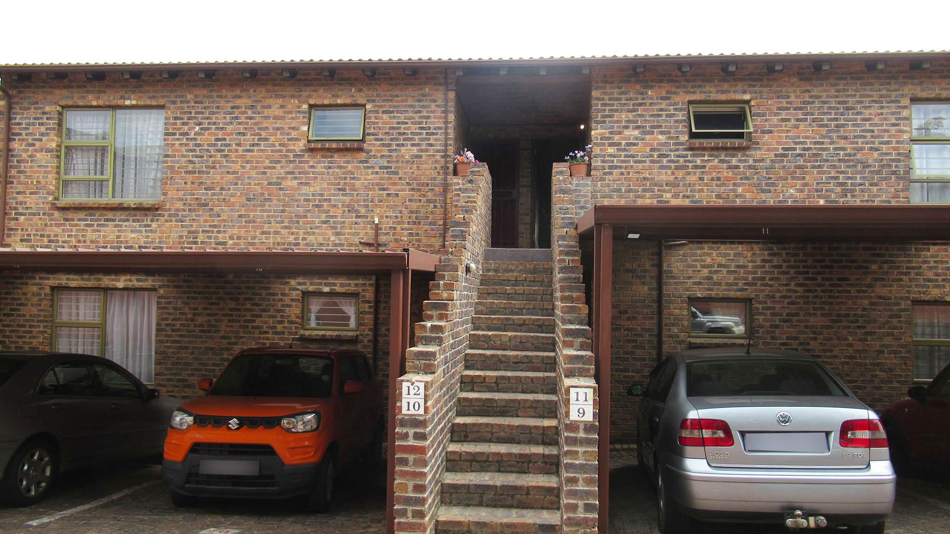 Front View of property in Noordhang