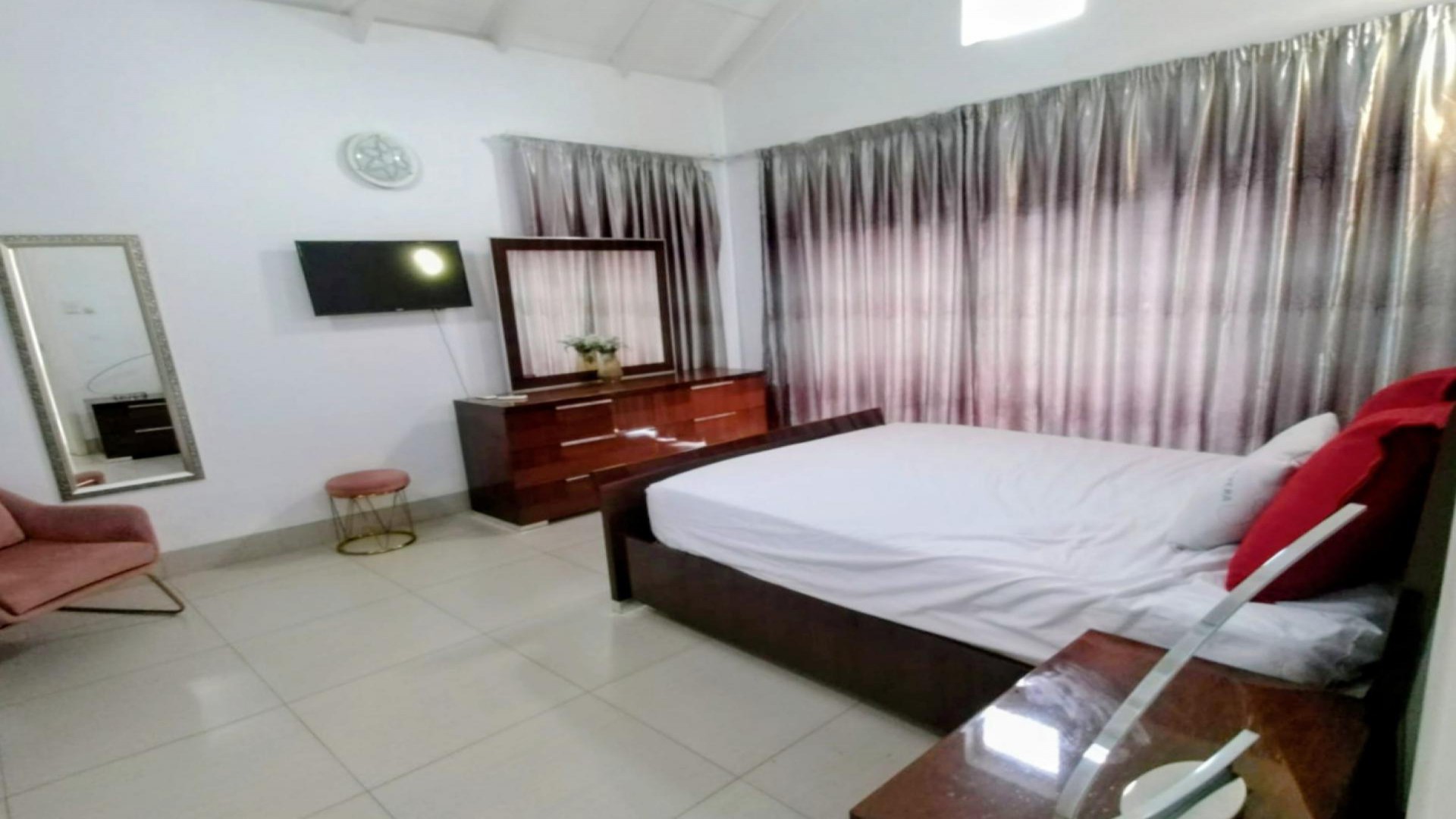 Bed Room 1 of property in Hartebeesfontein