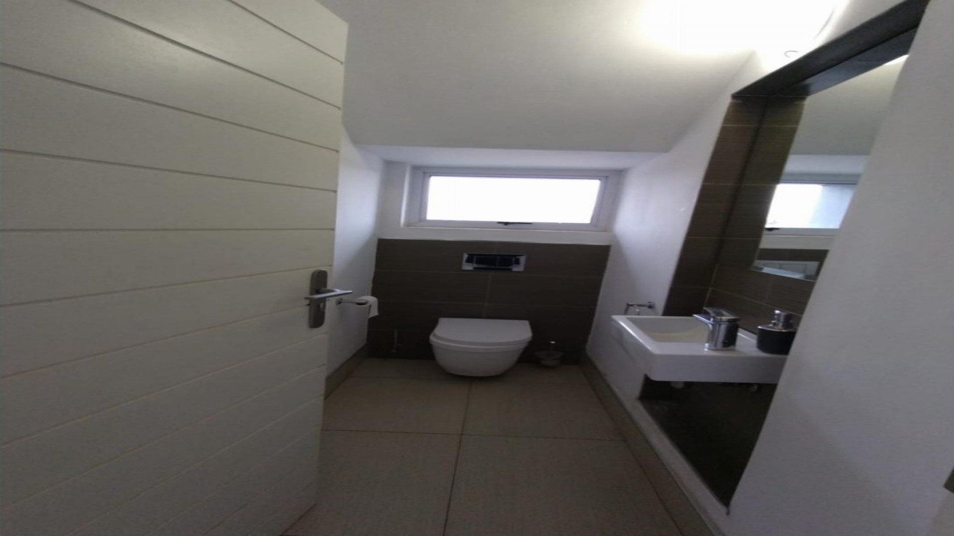Guest Toilet of property in Hartebeesfontein