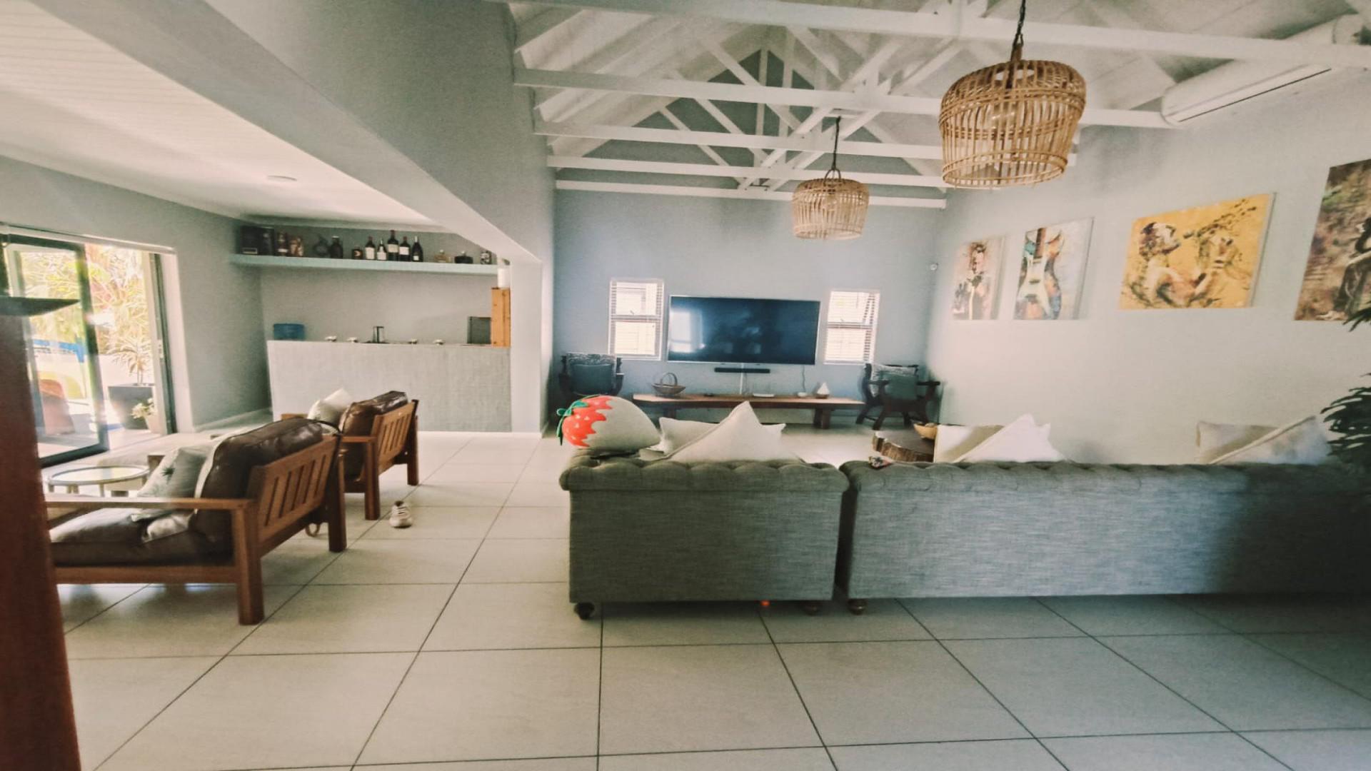 Lounges of property in Wellington