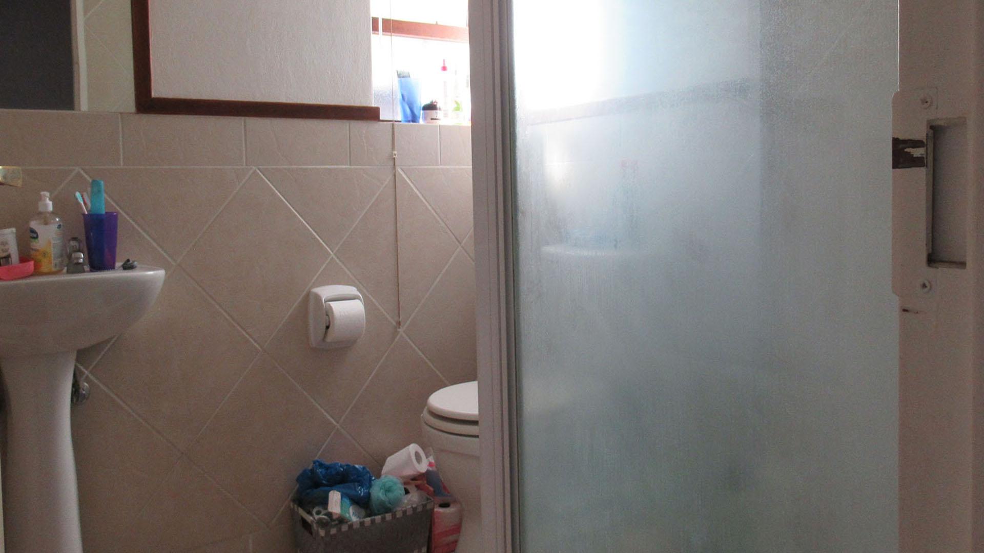 Bathroom 1 - 6 square meters of property in Pine Slopes A.H.