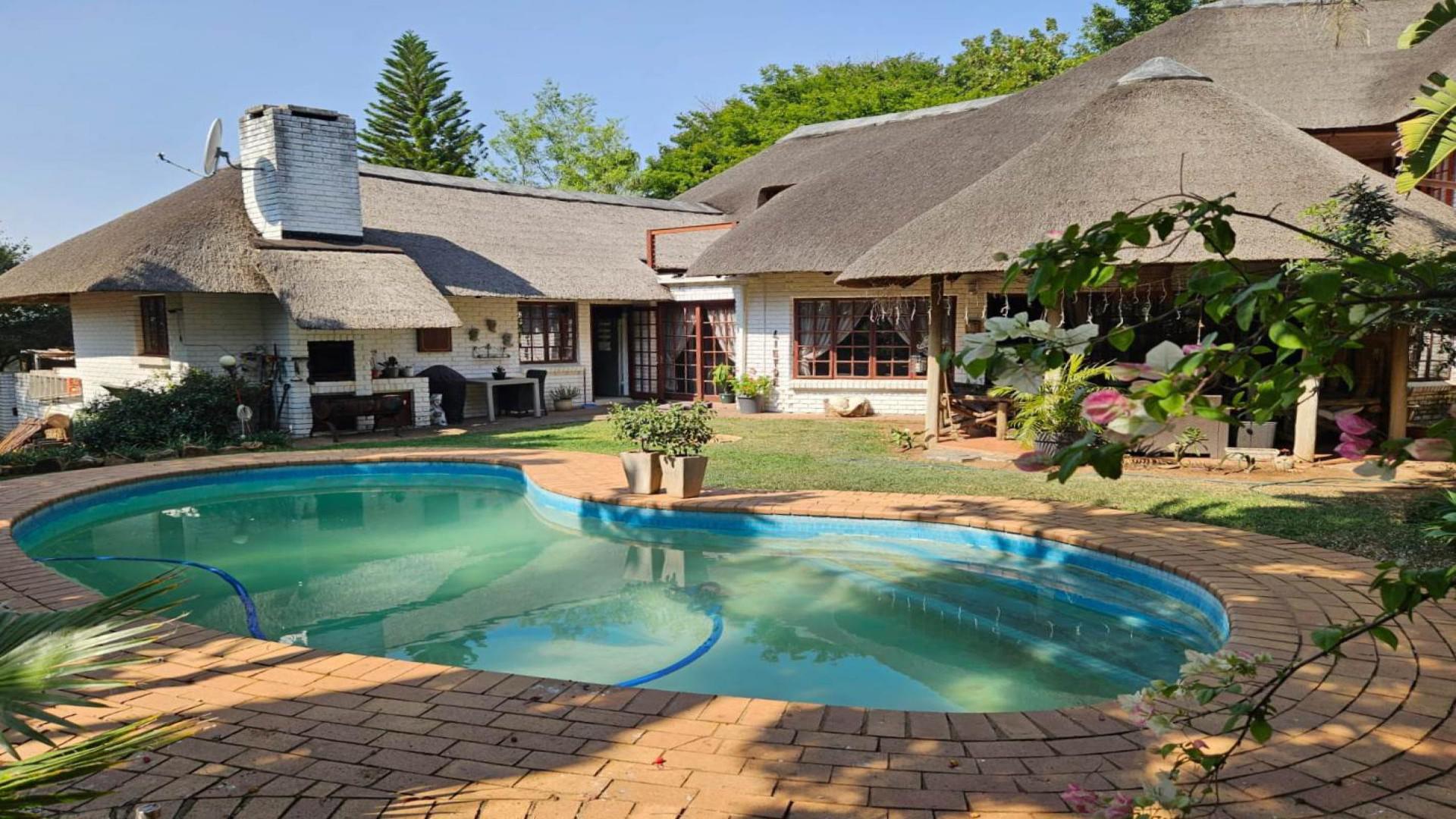 Swimming Pool of property in Geelhoutpark