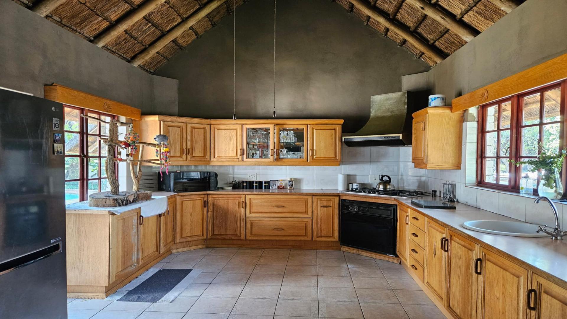 Kitchen of property in Geelhoutpark