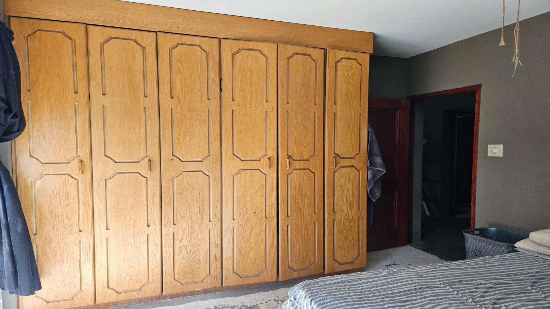 Bed Room 1 of property in Geelhoutpark