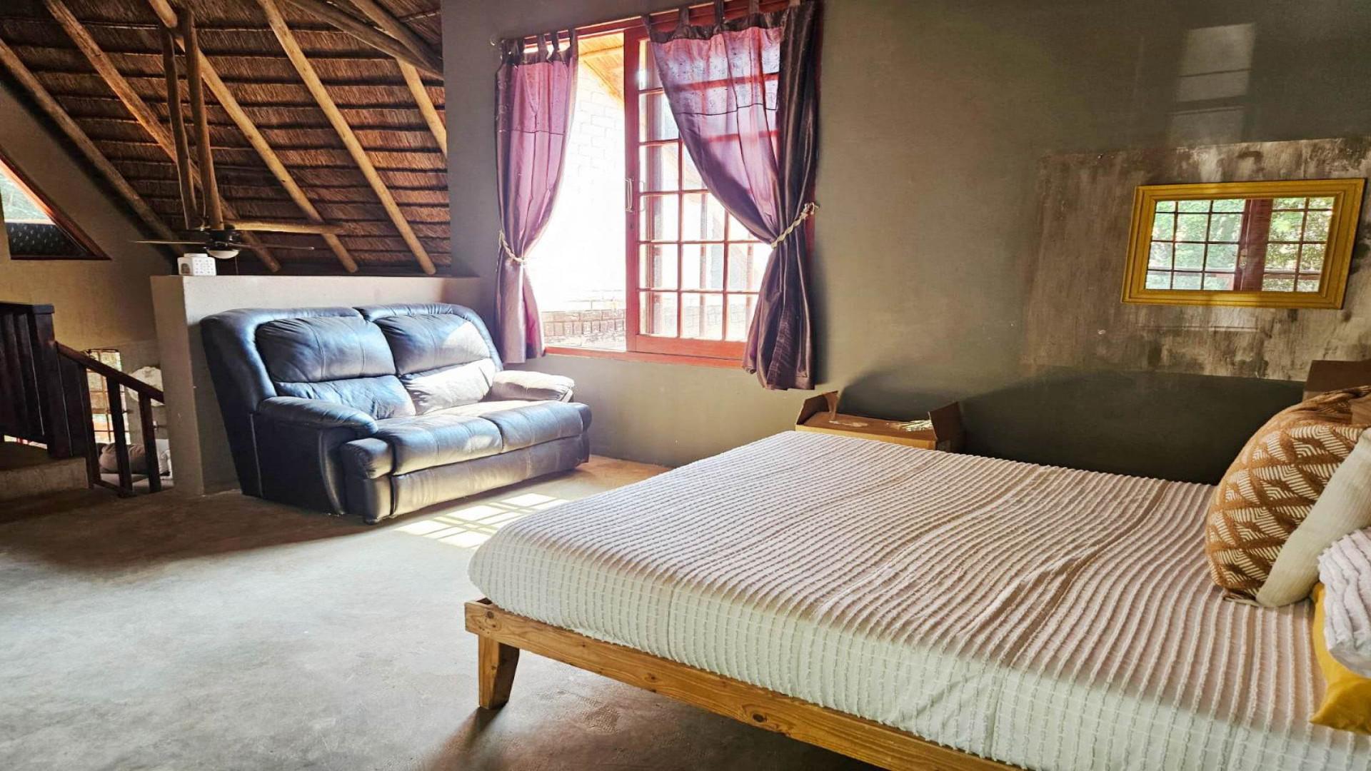 Bed Room 2 of property in Geelhoutpark