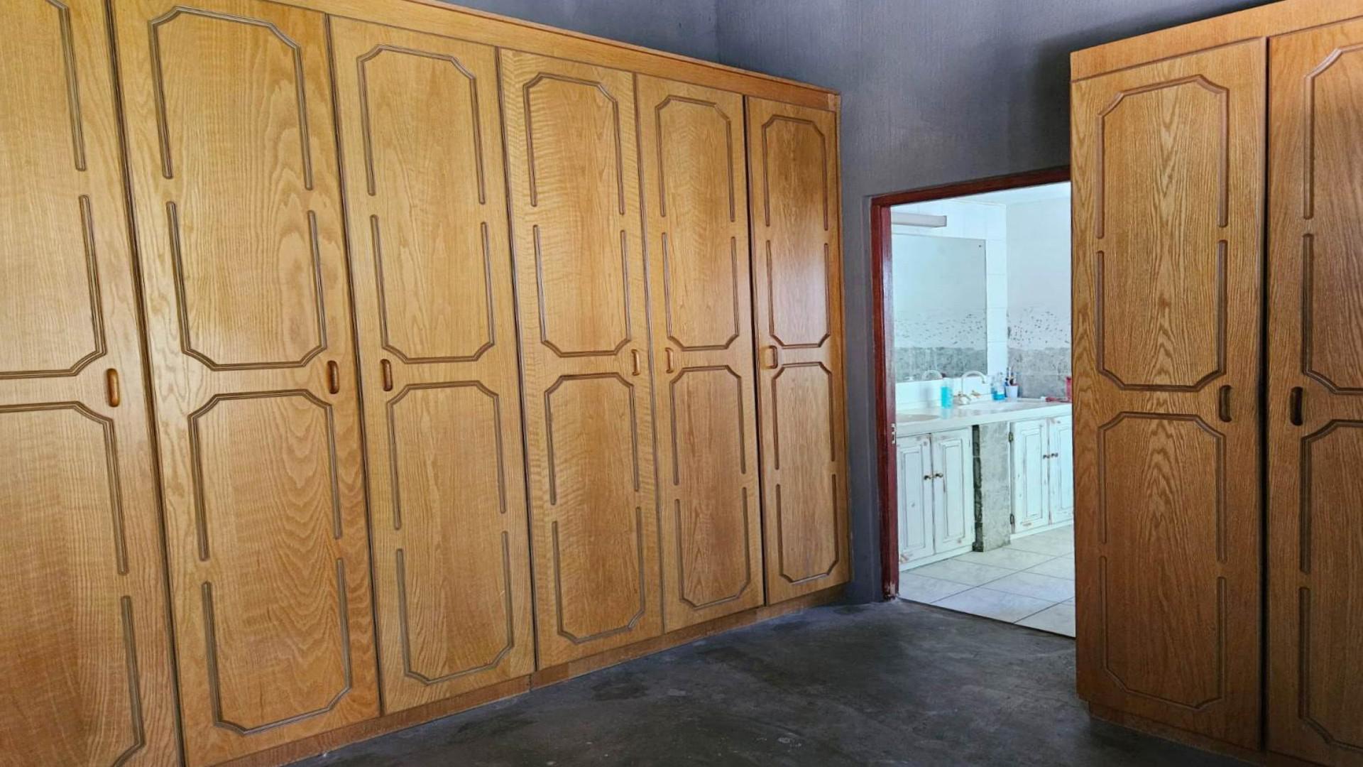 Bed Room 3 of property in Geelhoutpark