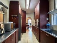  of property in Glenvista