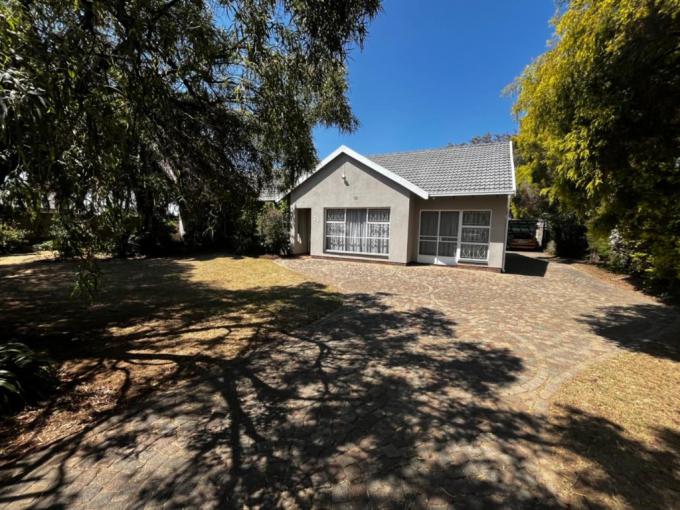 4 Bedroom House for Sale For Sale in Mayberry Park - MR694869