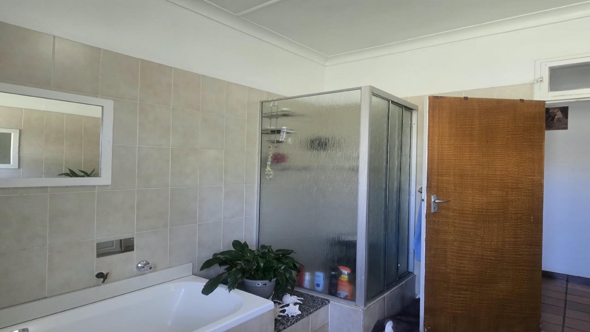 Bathroom 1 of property in Blignautsrus AH