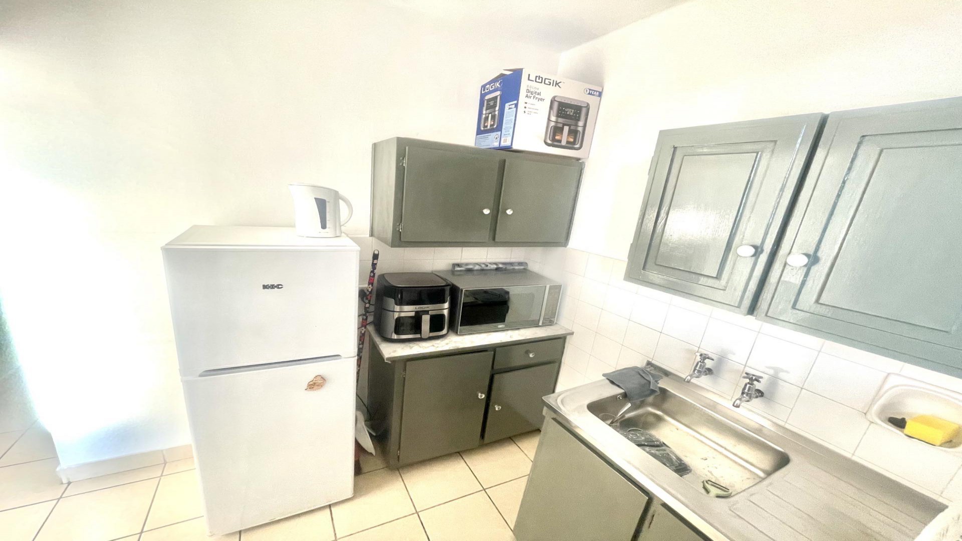 Kitchen of property in Umbilo 
