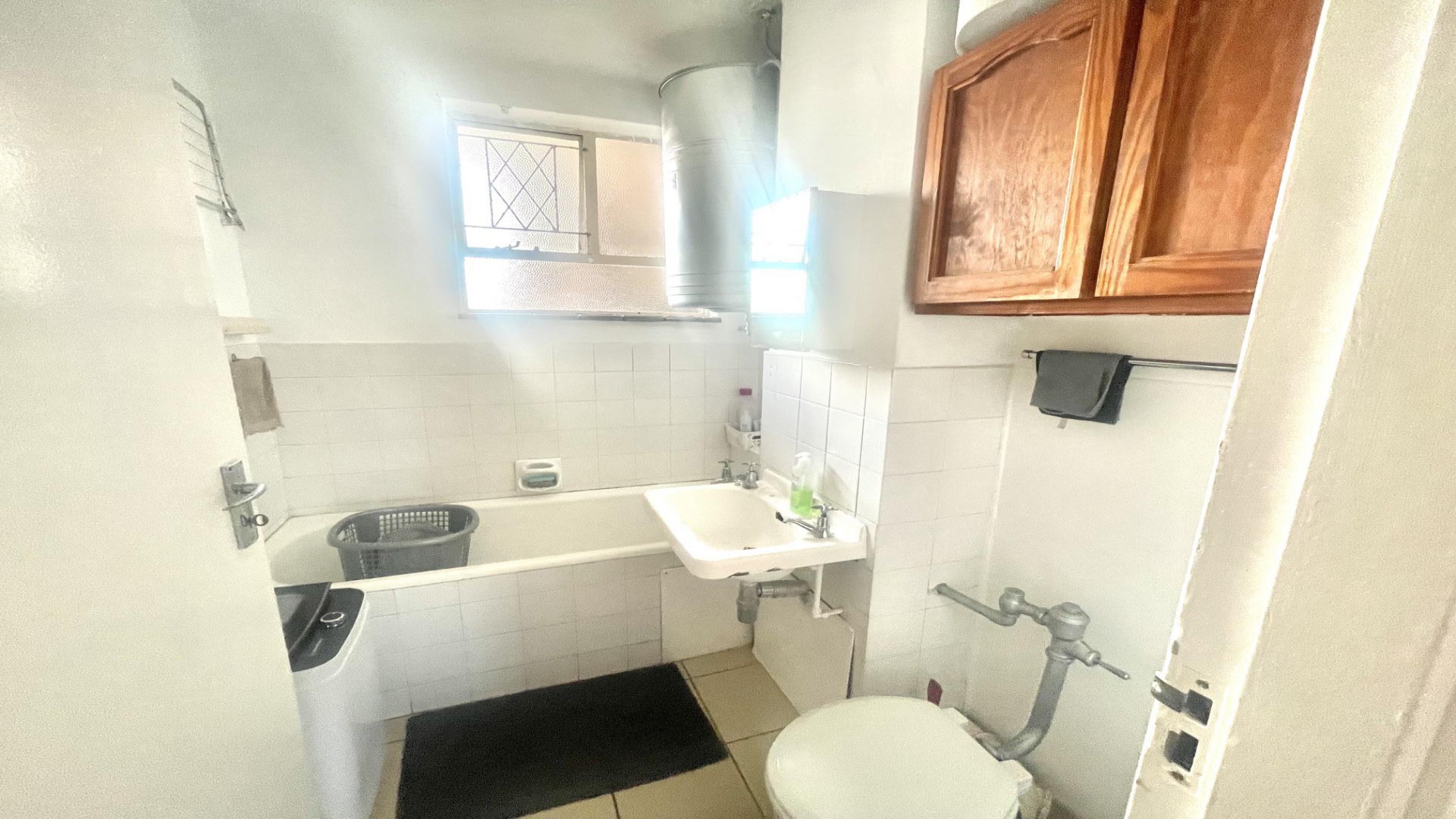 Bathroom 1 of property in Umbilo 