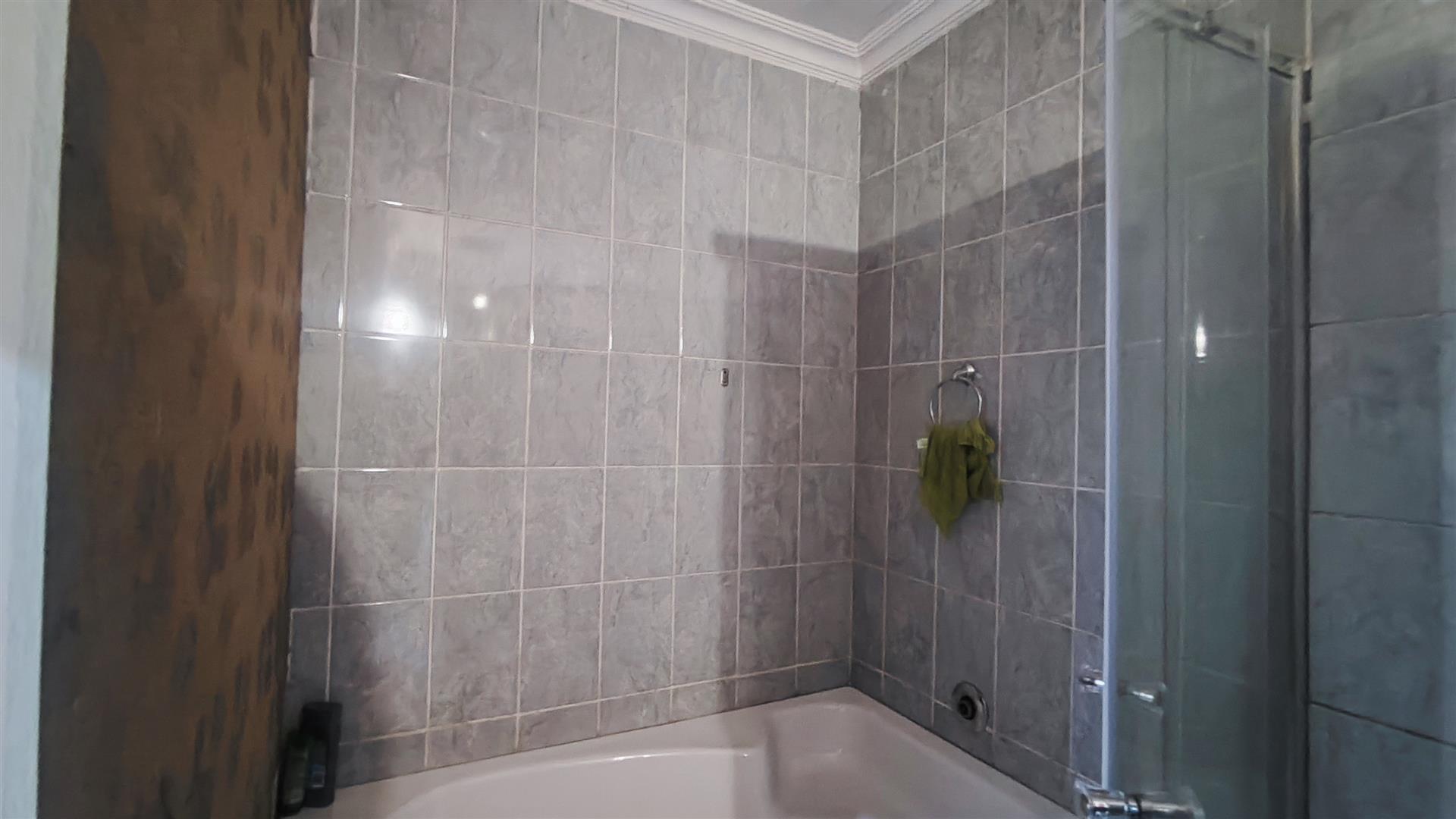 Bathroom 2 - 7 square meters of property in Meyerton