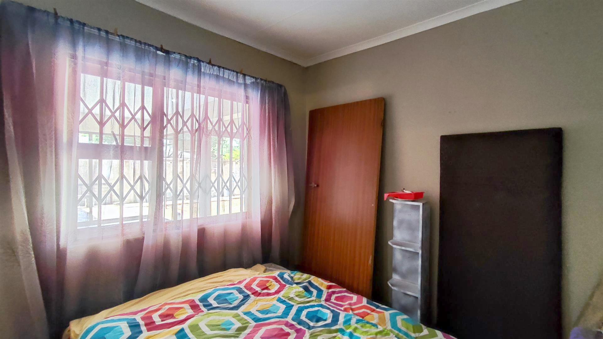 Bed Room 2 - 12 square meters of property in Meyerton