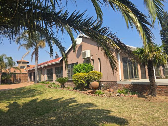 3 Bedroom House for Sale For Sale in Ermelo - MR694912