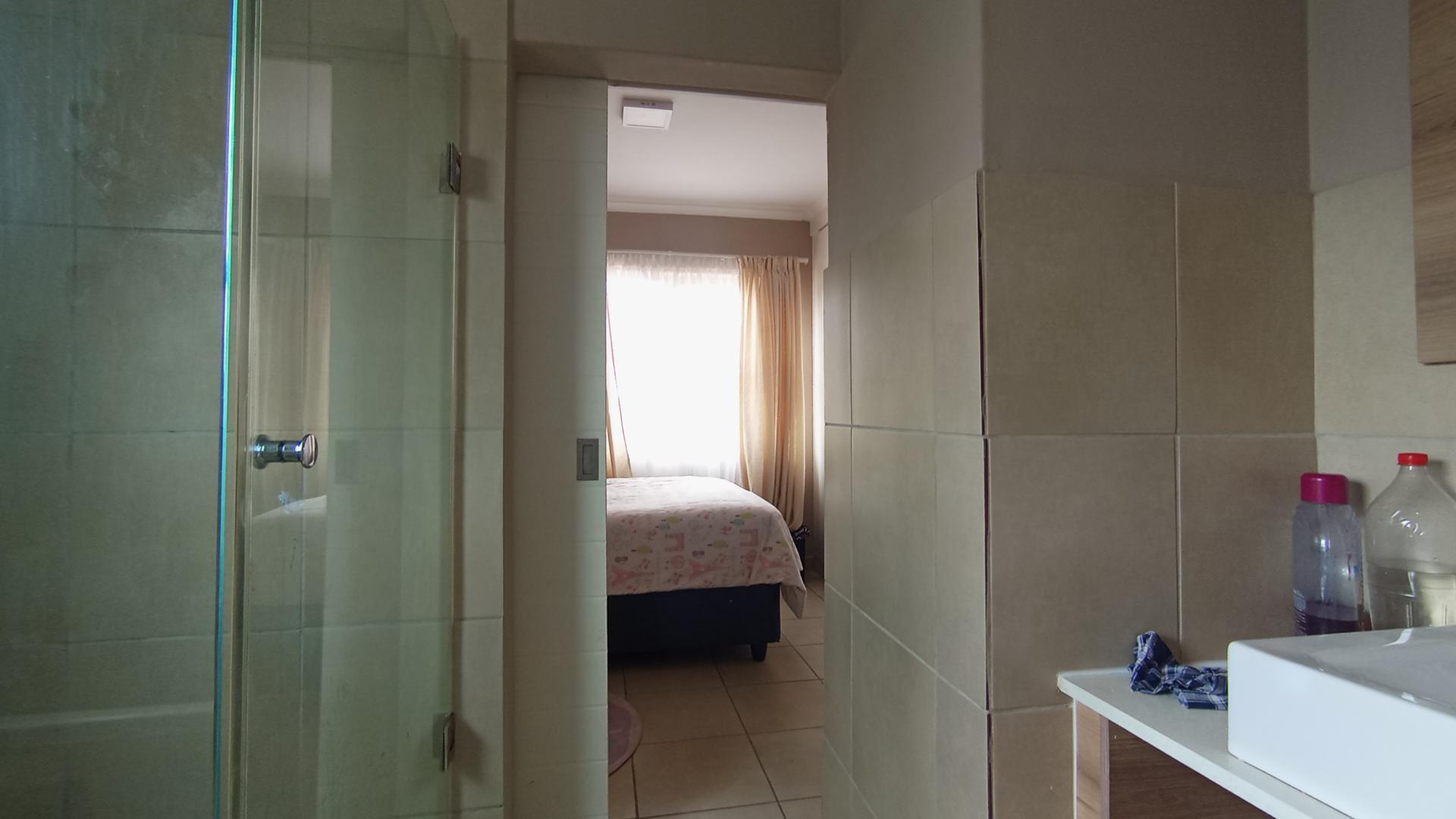 Main Bathroom of property in Montana