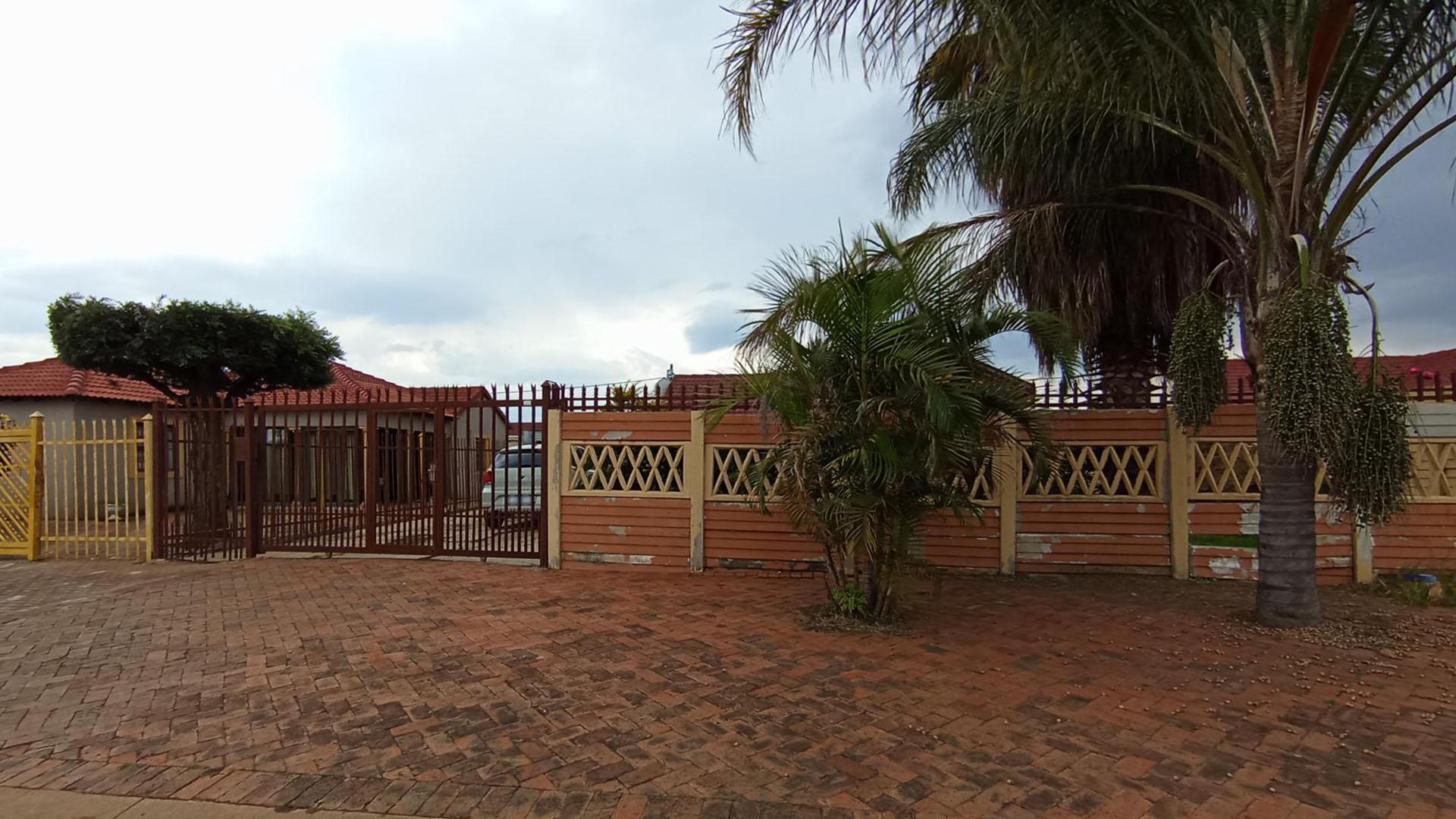 Front View of property in Ga-Rankuwa