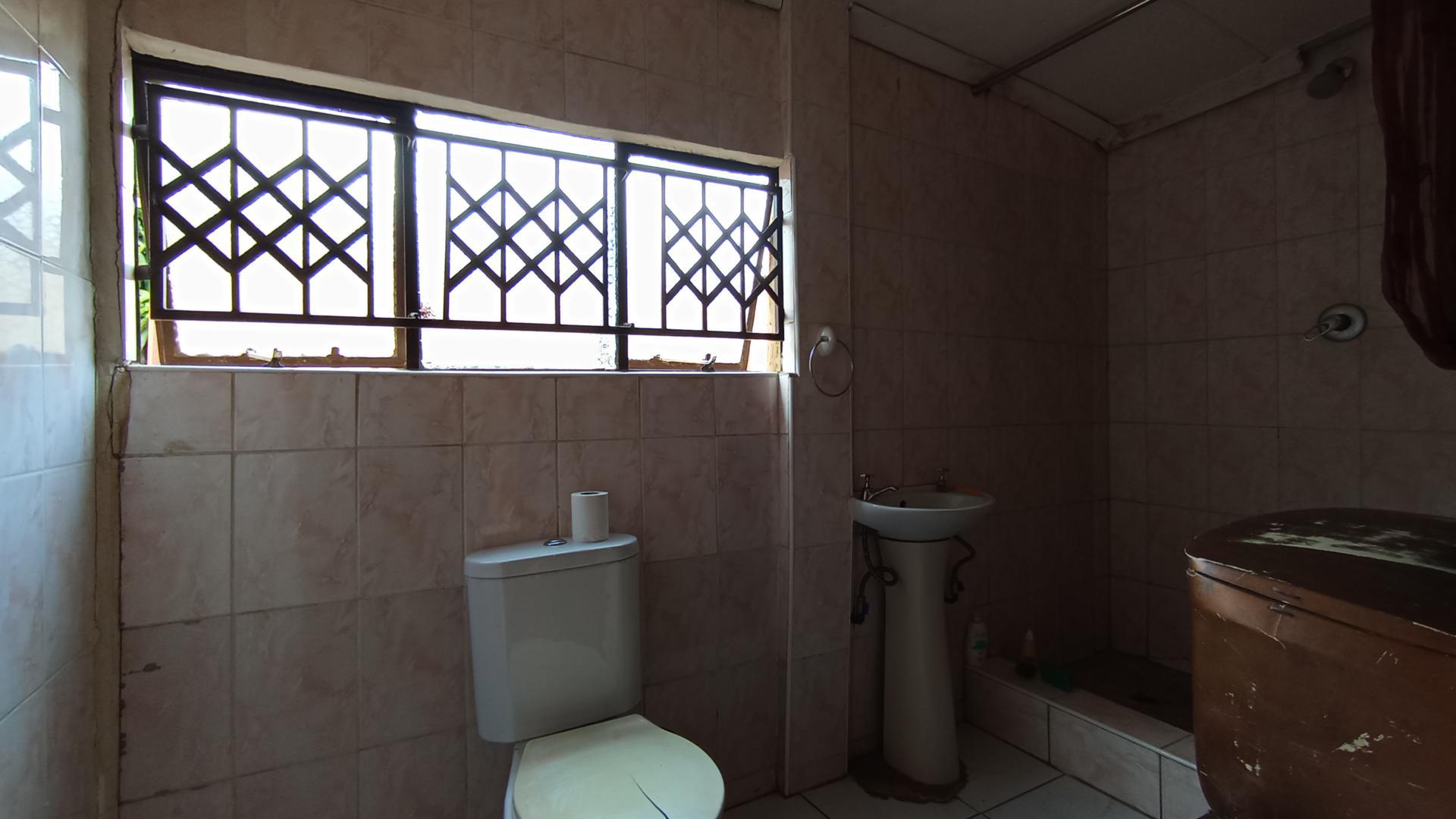 Bathroom 2 - 5 square meters of property in Ga-Rankuwa