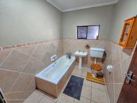  of property in Magalieskruin