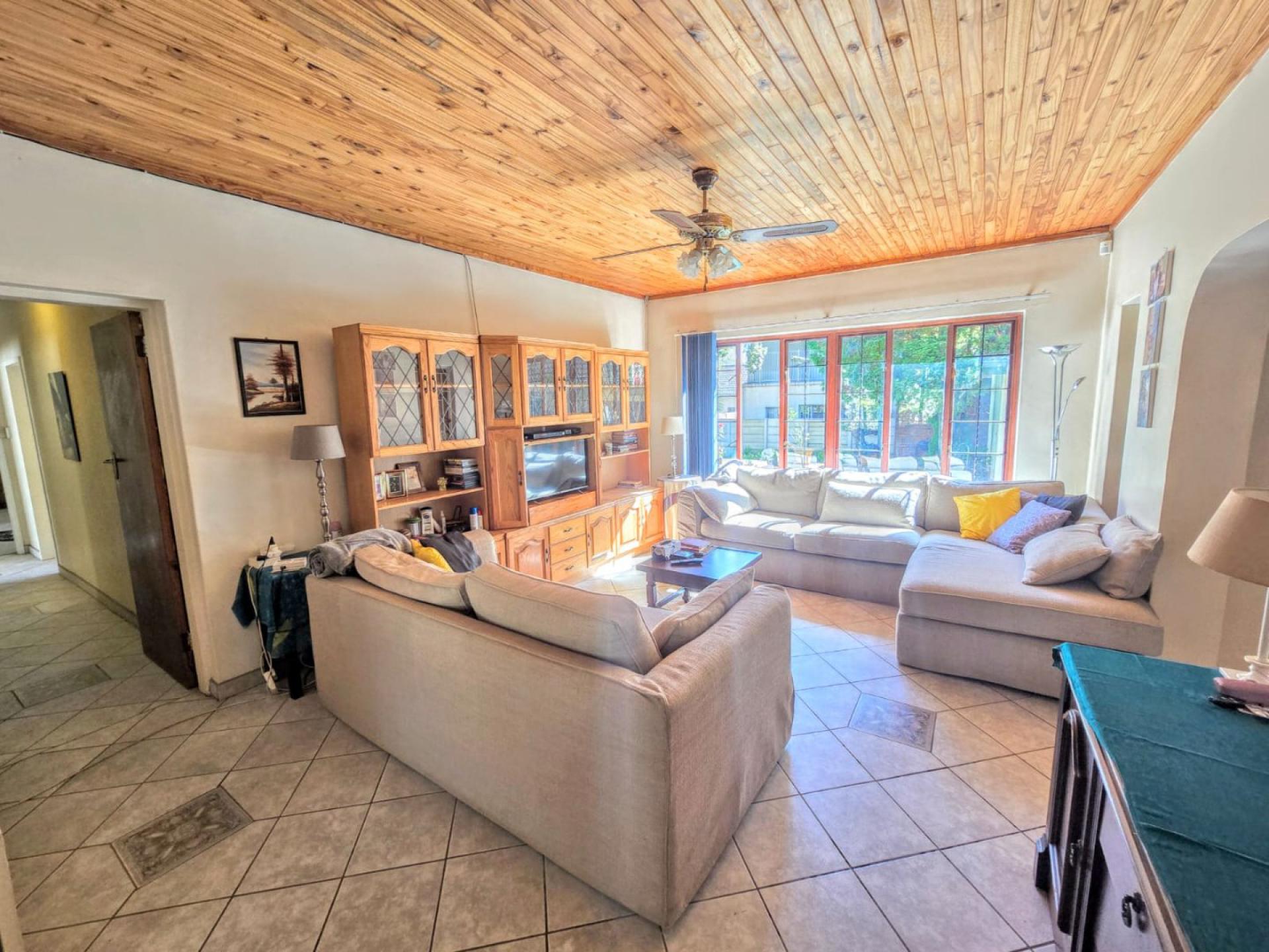  of property in Magalieskruin
