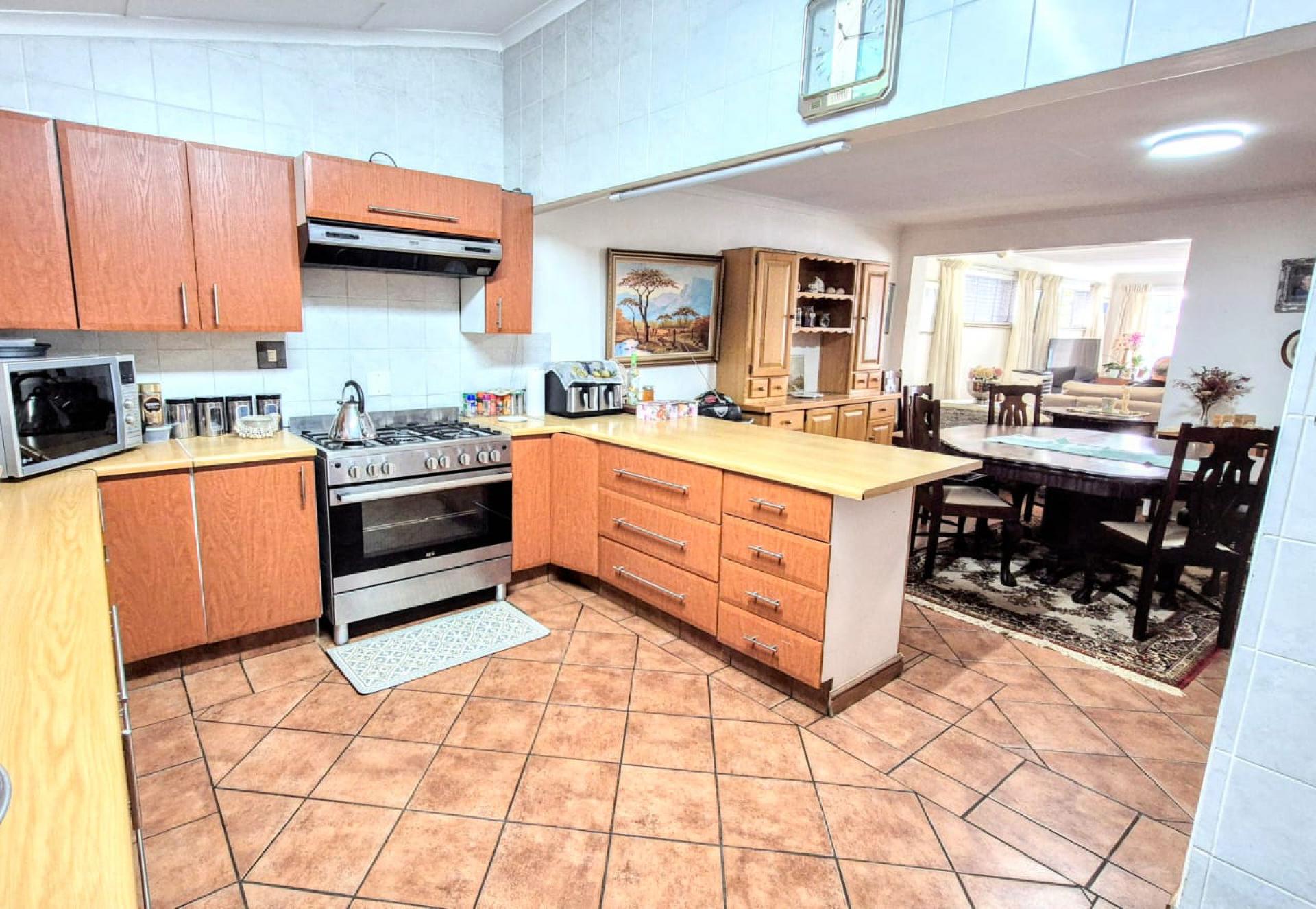  of property in Sinoville