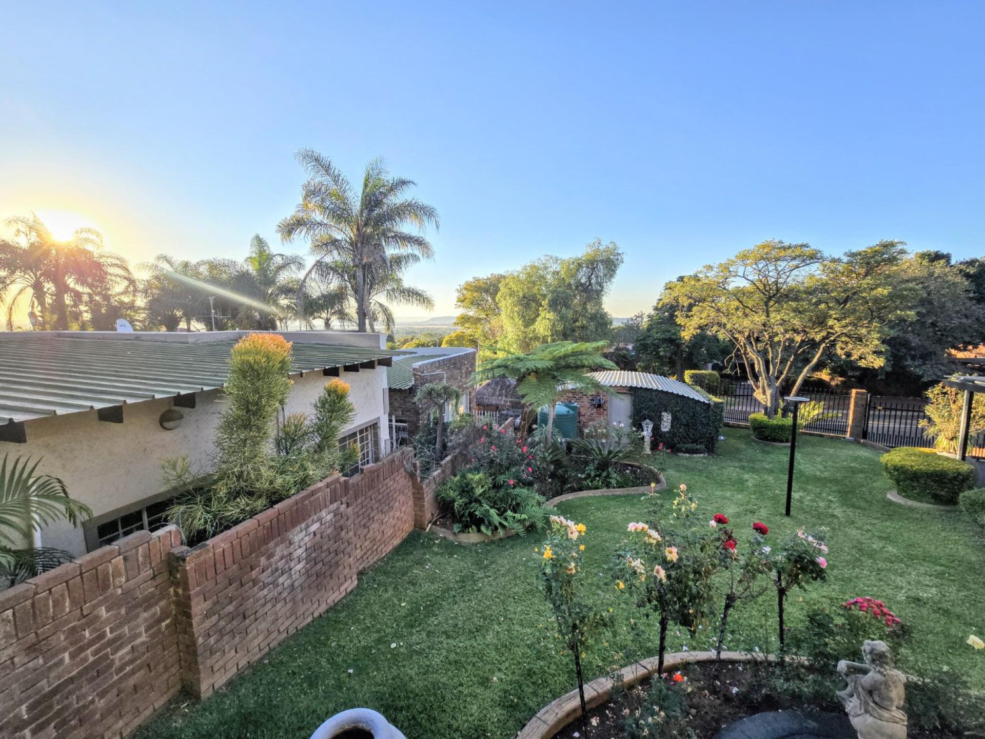  of property in Magalieskruin