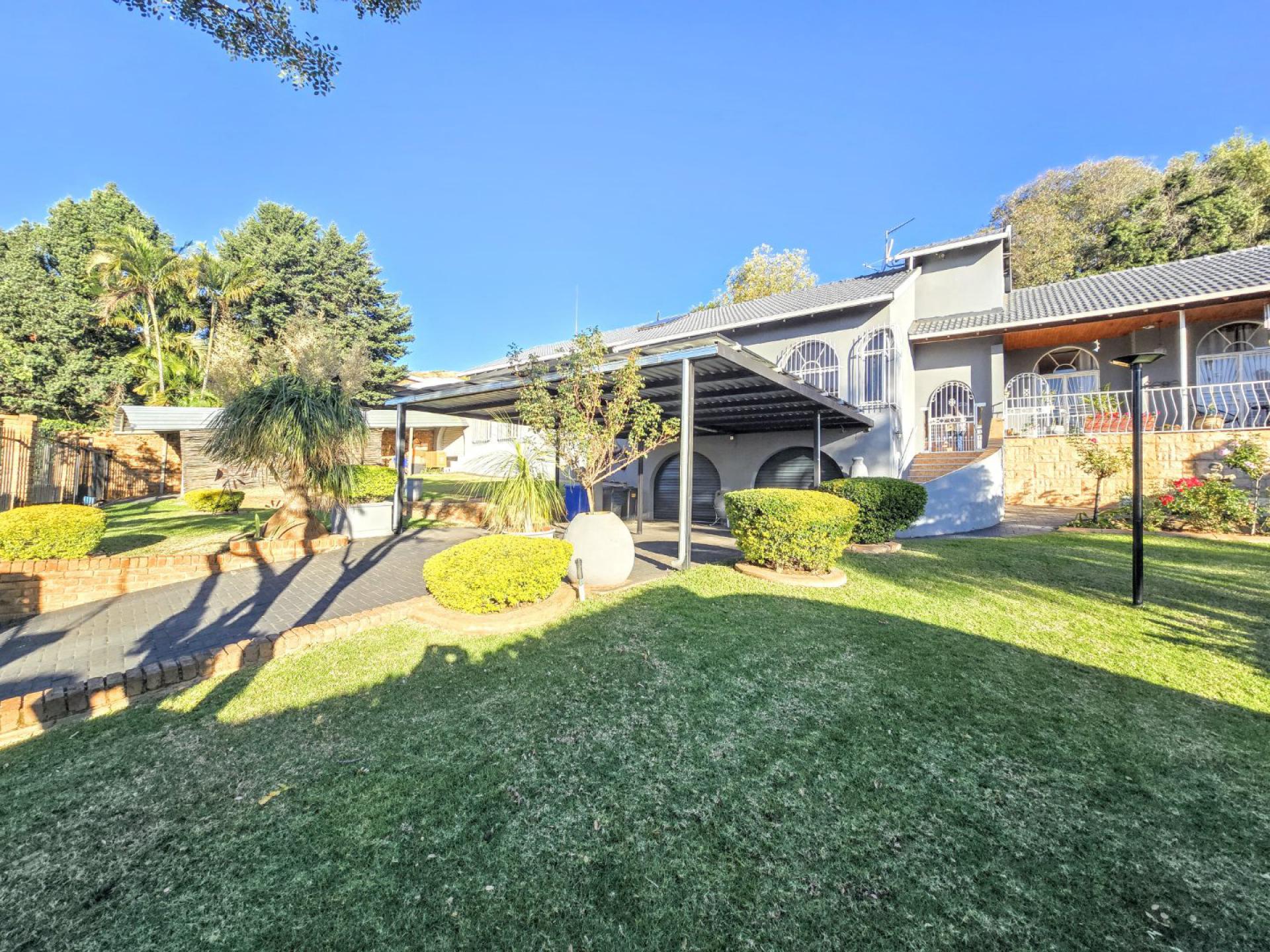  of property in Magalieskruin