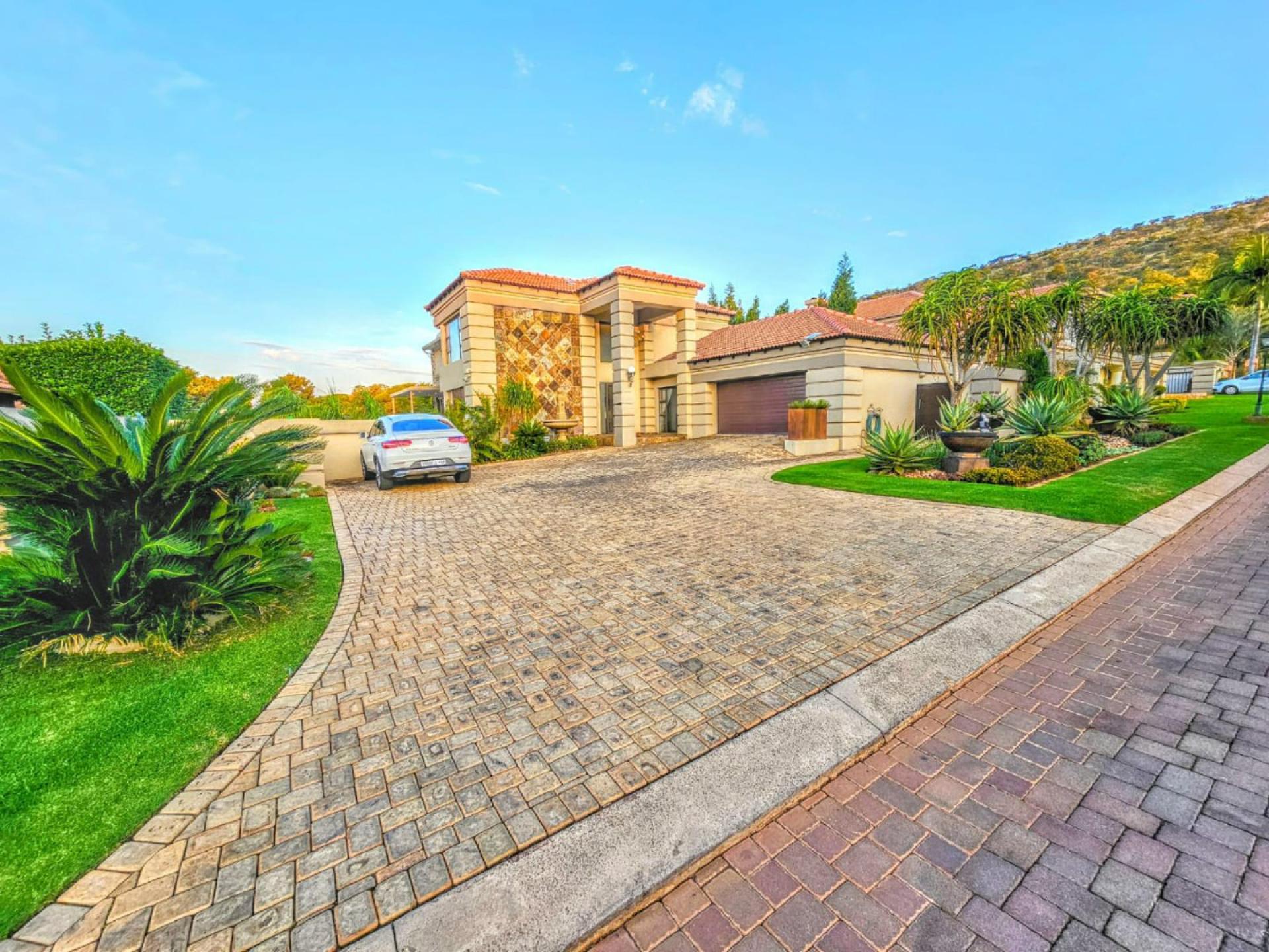  of property in Magalieskruin