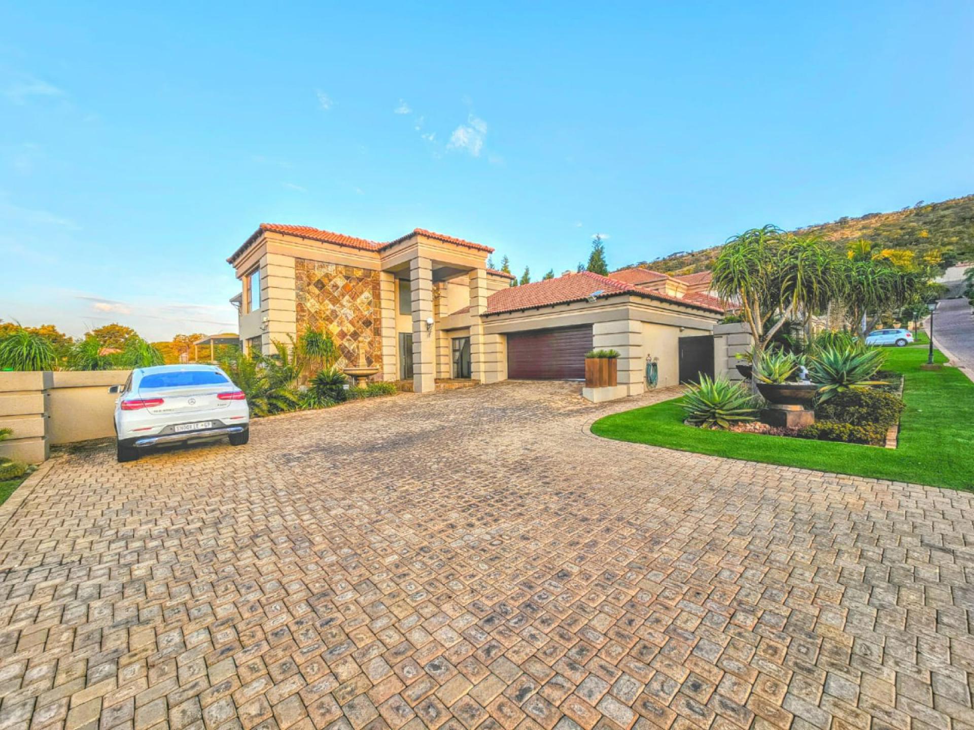  of property in Magalieskruin