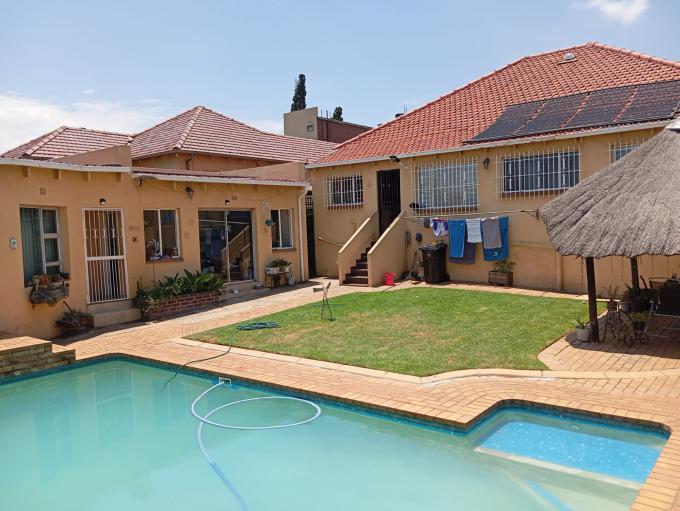 House for Sale For Sale in Rosettenville - MR694970