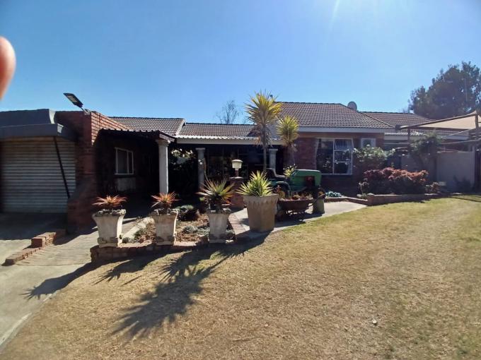 House for Sale For Sale in Ermelo - MR694979
