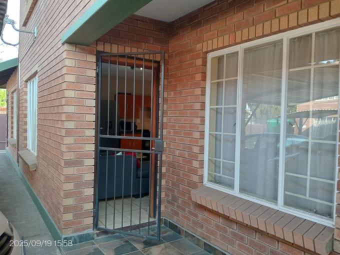 1 Bedroom Apartment to Rent in Rustenburg - Property to rent - MR695028
