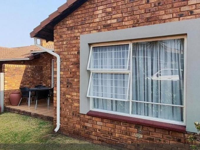 2 Bedroom Simplex for Sale For Sale in Meyersdal - MR695063