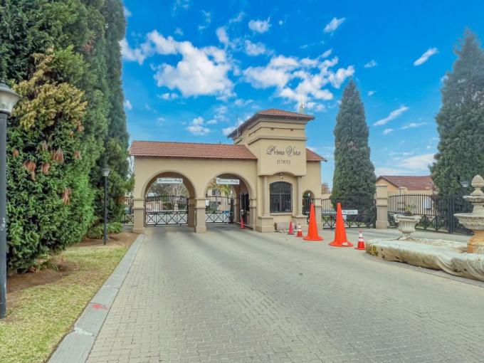 3 Bedroom House for Sale For Sale in Glenvista - MR695077